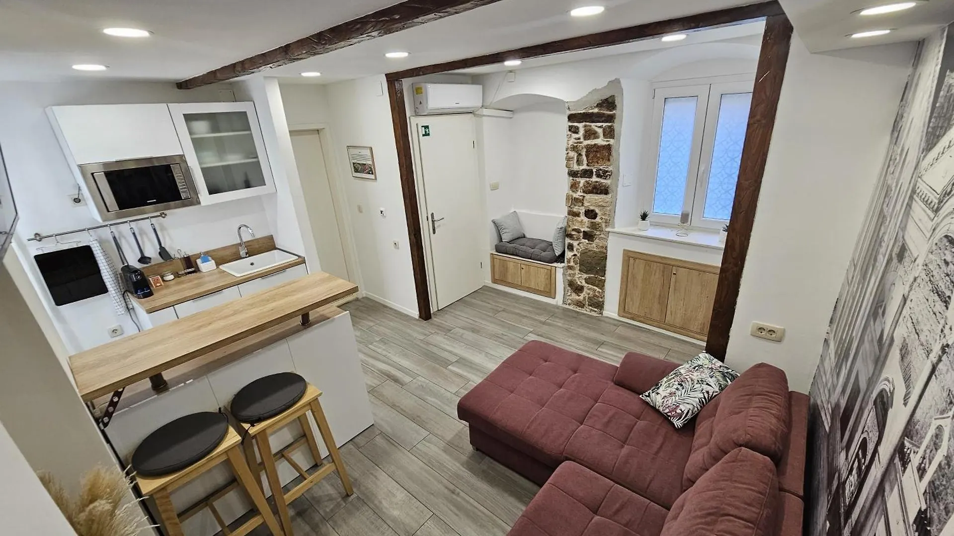 Palace Apartment سبليت 0*,